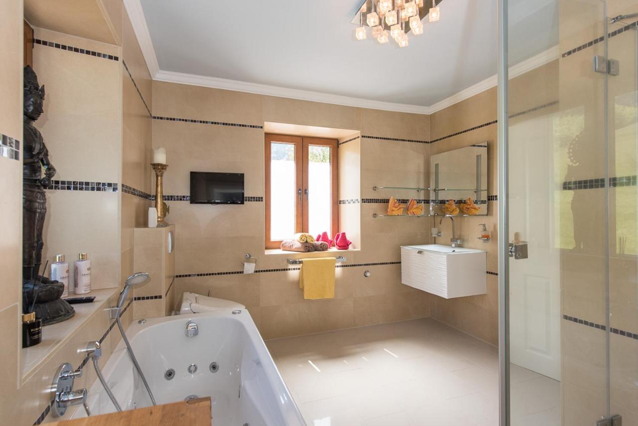 Ferienhaus Kappel Mit Pool Freiburg im Breisgau Exteriör bild